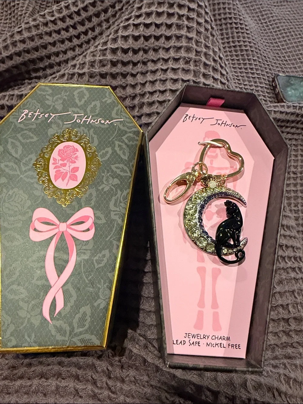 Betsey Johnson Black Cat Crescent Moon Keychain Charm